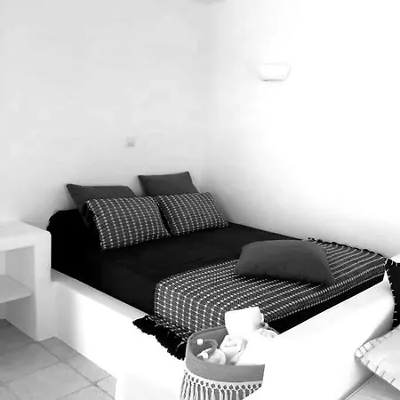 Cycladic Seaside Apartament *